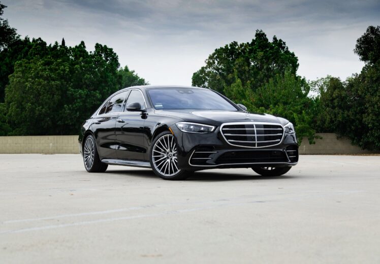 Rent Mercedes S580